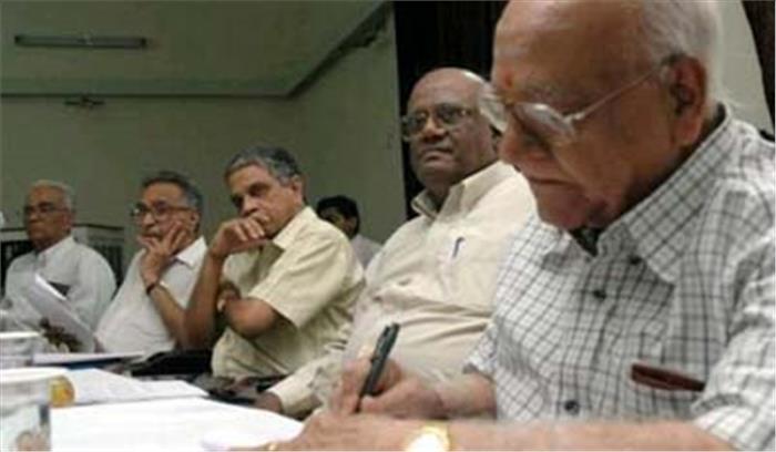 लाखों कर्मचारियों के पेंशन और फंड का पैसा फंसा