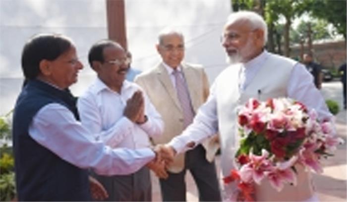 पीएमओ में फेरबदल की संभावना, मिश्रा की जगह ले सकते हैं दूसरे मिश्रा