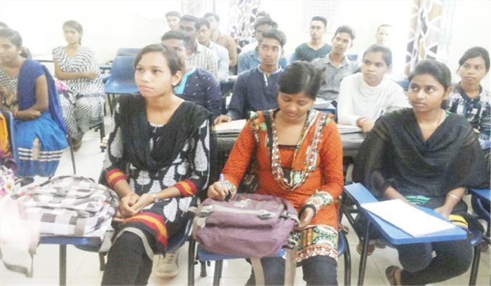 छात्र-छात्राओं को दी जा रही पीएसपी की नि:शुल्क कोचिंग