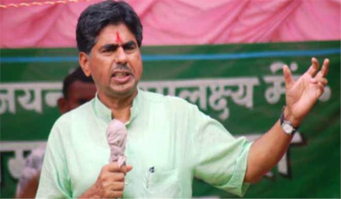 महात्मा गांधी को देश में उतना भी संरक्षण नहीं मिल रहा जितना गाय को हासिल है: राजगोपाल