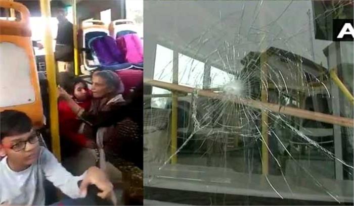 पद्मावत विवाद : गुरुग्राम स्कूल बस पर हमले में 18 गिरफ्तार पद्मावत विवाद : गुरुग्राम स्कूल बस पर हमले में 18 गिरफ्तार