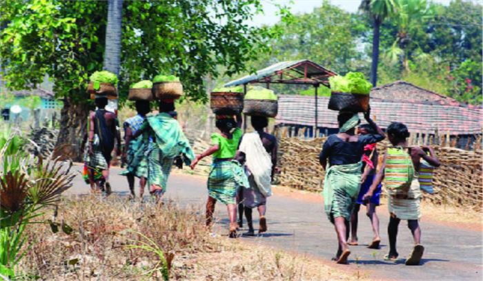 झुलस रहे पांव, चरणपादुका मिलेगी बरसात में