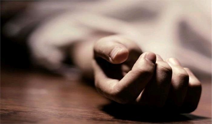 पाकिस्तान : मंत्री व उनकी पत्नी का घर में शव मिला