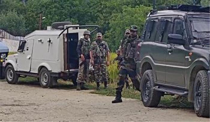 पाकिस्तान ने जम्मू-कश्मीर के राजौरी में एलओसी पर गोलीबारी की, मोर्टार दागे