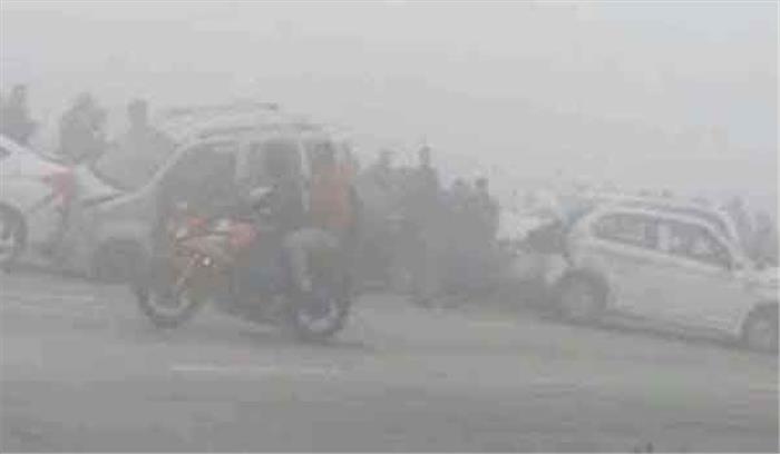 पाकिस्तान में भी धुंध हुई जानलेवा, 10 की मौत, 27 घायल