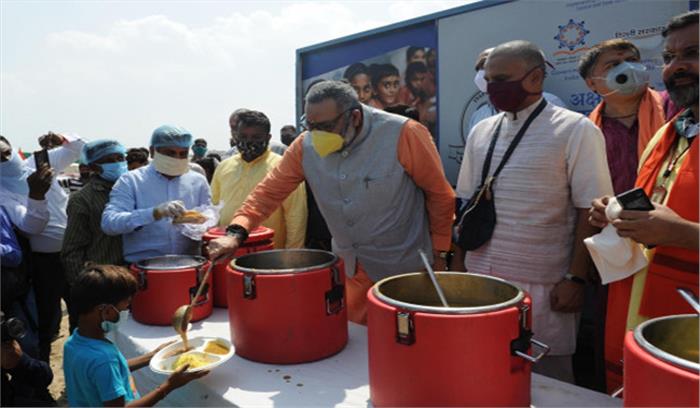 पाकिस्तान से आए हिंदुओं की बस्ती में पीएम मोदी का मना जन्मदिन