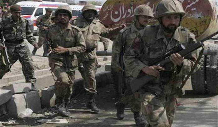 पाकिस्तान के सैन्य शिविर में आत्मघाती हमले में 11 सैनिकों की मौत 
