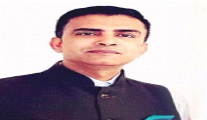 पाकिस्तान जाधव मामले का कोई और ही फैसला पढ़ रहा है : भारत