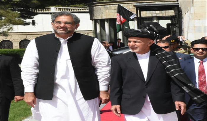 काबुल दौरे पर अब्बासी, राजनीतिक व सुरक्षा हालात पर चर्चा होने की उम्मीद