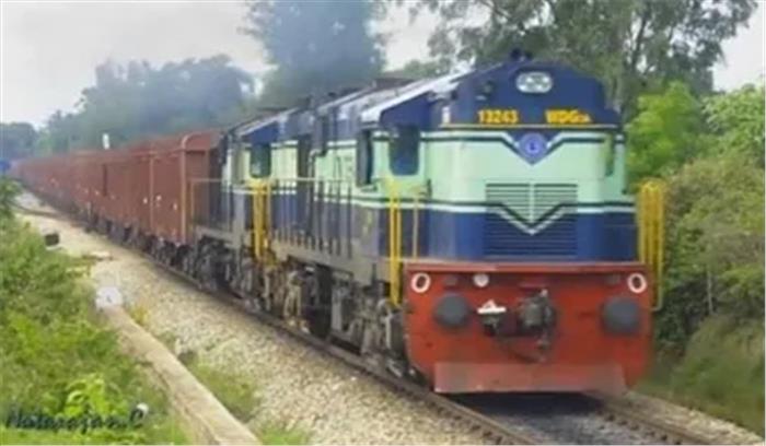 पाकिस्तान ने पहले अफगान ट्रांजिट कार्गो सर्विस का उद्घाटन किया