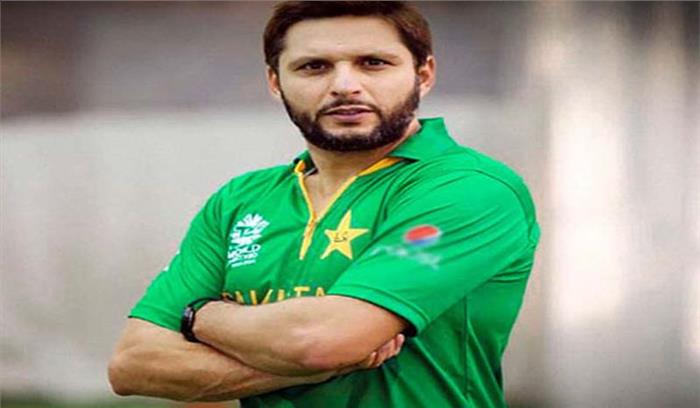 अफरीदी ने अपने फायदे के लिए कई करियर बर्बाद किए : इमरान फरहत​​​​​​​