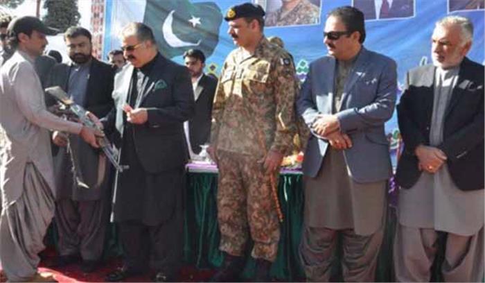 पाकिस्तान: 300 से अधिक आतंकवादियों का आत्मसमर्पण