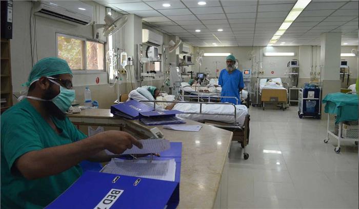 कराची में गैस लीक होने से 80 लोगों की हालत बिगड़ी