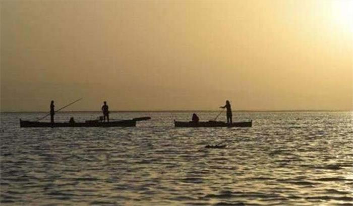 16 भारतीय मछुआरों को पाकिस्तानी अधिकारियों ने हिरासत में लिया