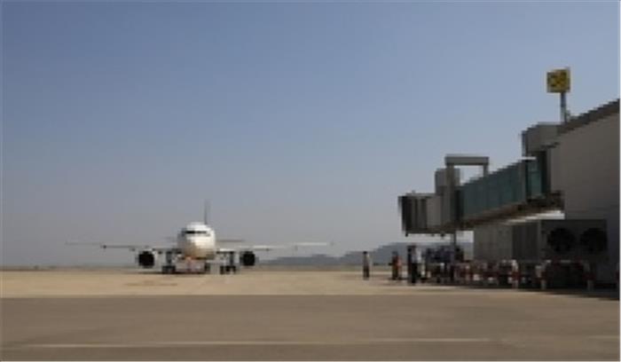 कराची में रिहाइशी इलाके के पास गिरा पीआईए का विमान कराची में रिहाइशी इलाके के पास गिरा पीआईए का विमान