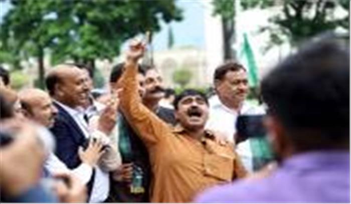 आजादी मार्च पर गंभीर पाकिस्तानी सरकार विपक्ष से करेगी वार्ता