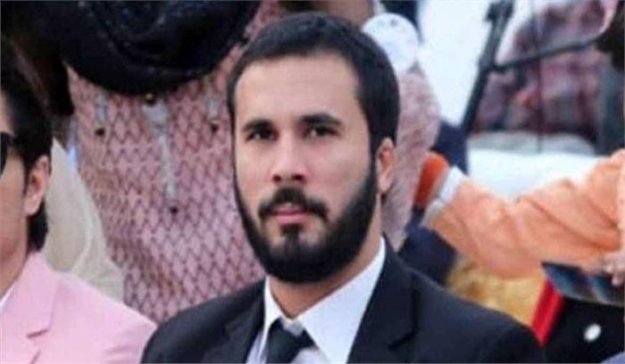 दुर्घटना मामले में पीएम इमरान के भतीजे ने किया दुर्व्यवहार दुर्घटना मामले में पीएम इमरान के भतीजे ने किया दुर्व्यवहार