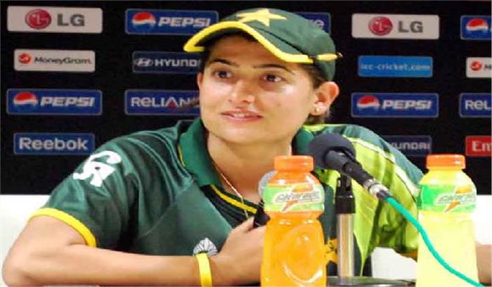 अपनी आलोचना पर सना मीर ने कोच पर हमला बोला