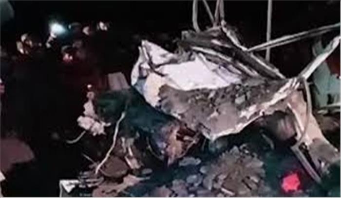  पाकिस्तान : भूस्खलन के मलबे में दबने से आठ मजदूरों की मौत