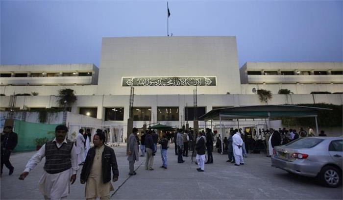 पाकिस्तान में 25 जुलाई को हुए चुनाव की जांच करेगी संसदीय समिति पाकिस्तान में 25 जुलाई को हुए चुनाव की जांच करेगी संसदीय समिति