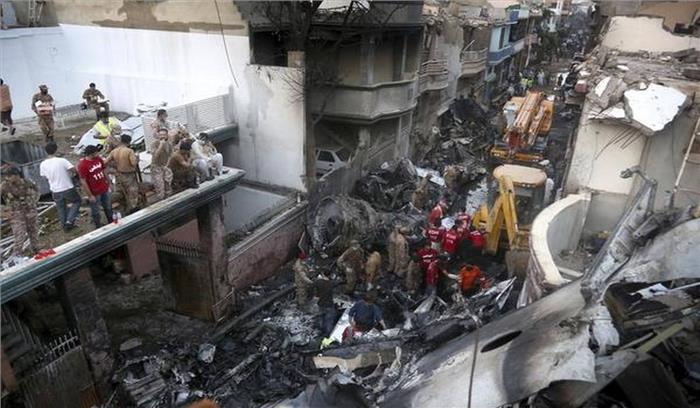 पाकिस्तान विमान दुर्घटना: मृतकों की संख्या 97 हुई पाकिस्तान विमान दुर्घटना: मृतकों की संख्या 97 हुई