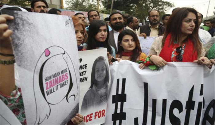 पाकिस्तान में जैनब की हत्या के बाद दूसरे दिन भी विरोध प्रदर्शन जारी