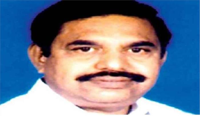 पलानीस्वामी जयललिता के कट्टर समर्थक रहे हैं