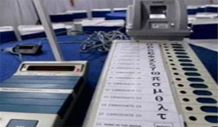 महाराष्ट्र उपचुनाव: पालघर ईवीएम मशीनों को निजी कार से स्ट्रॉन्ग रूम पहुंचाया गया