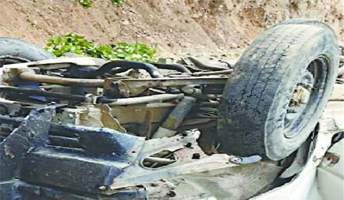 मध्यप्रदेश :ब्रेक फेल होने से पलटा ऑटो, दस घायल