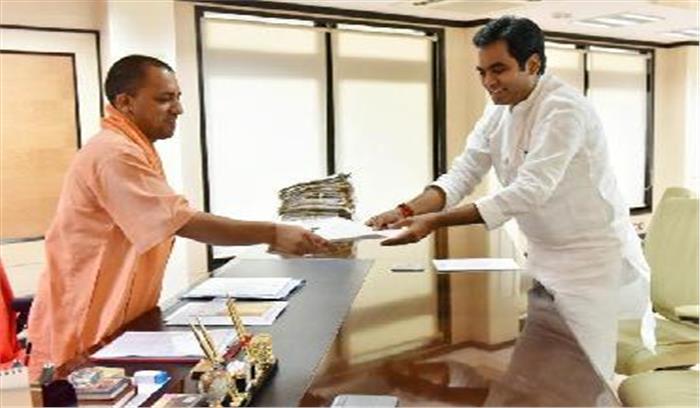 अभिभावक हर साल बढ़ रही फीस से परेशान : पंकज