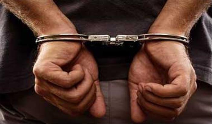 संसद में घुसने की कोशिश कर रहा व्यक्ति गिरफ्तार संसद में घुसने की कोशिश कर रहा व्यक्ति गिरफ्तार