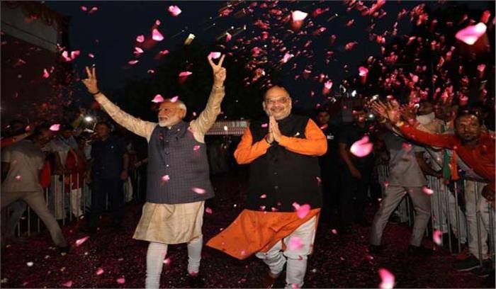 9वीं बार किसी पार्टी ने लोकसभा में 300 का आंकड़ा छुआ