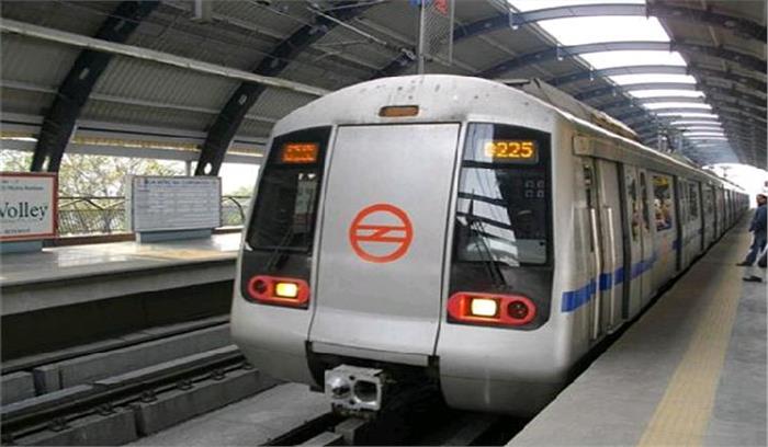 यात्री सुविधाओं में वृद्धि के साथ-साथ अधिकारियों को भी मेट्रो की करनी होगी सवारी