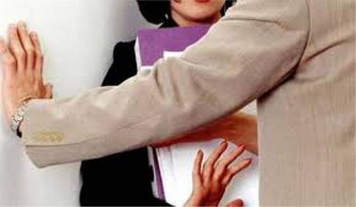 छात्राओं से अनैतिक संबंध बनाने दबाव डालने के मामले में शिक्षक सहित दो गिरफ्तार