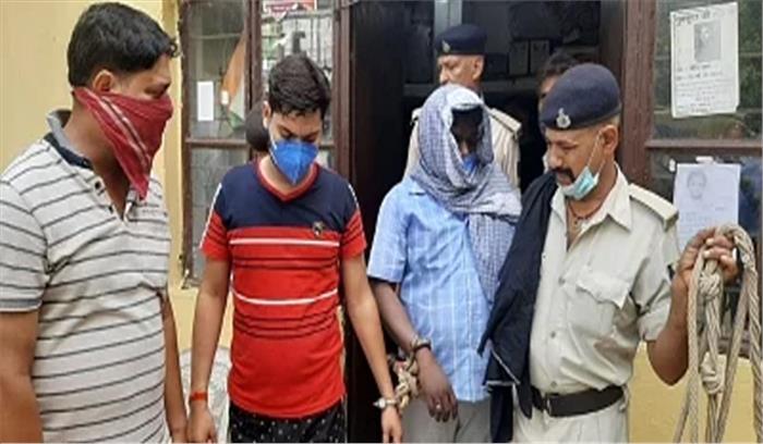 पटना में शराब पीने के आरोप में 4 गिरफ्तार