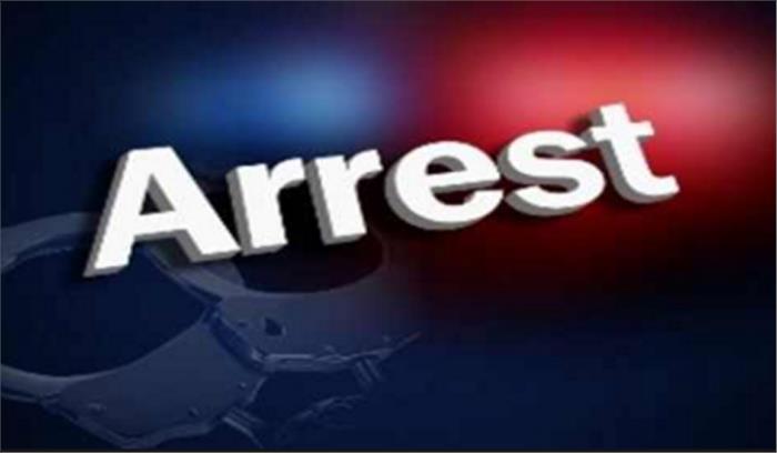 बिहार: हथियार के साथ 9 अपराधी गिरफ्तार बिहार: हथियार के साथ 9 अपराधी गिरफ्तार