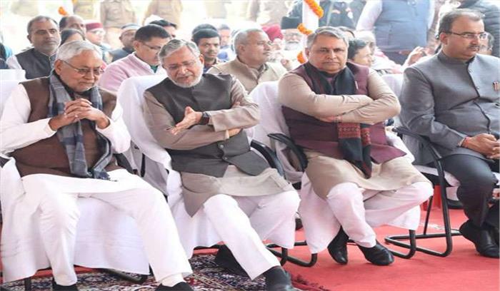 बिहारी: नीतीश ने की वाजपेयी की प्रतिमा लगाने की घोषणा