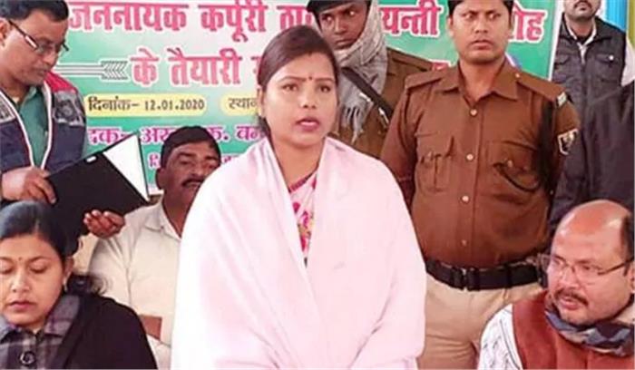 बिहार : नीतीश के मंत्री ने कहा 1985 में लागू हुआ संविधान, वीडियो वायरल