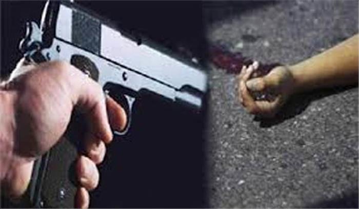 प्रॉपर्टी डीलर की गोली मारकर हत्या प्रॉपर्टी डीलर की गोली मारकर हत्या