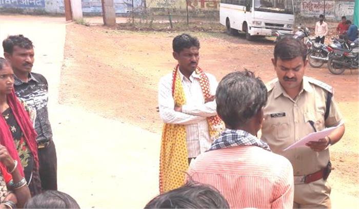 शासकीय जमीन पर अवैध कब्जा कर  विकास कार्य मेंं डाल रहें बाधा