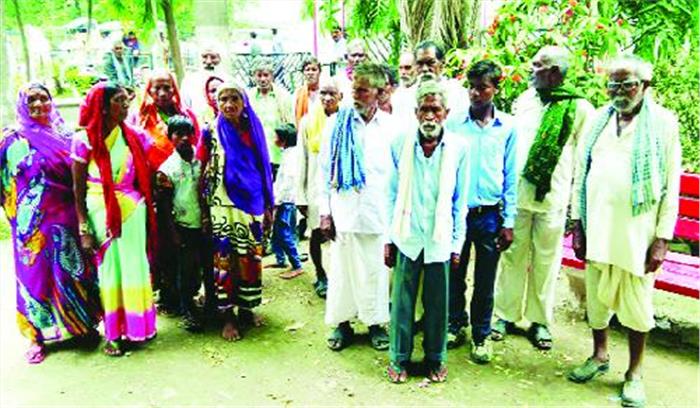 15 माह से निराश्रित पेंशन नहीं, फूटा गुस्सा