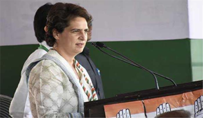 जनता की आवाज दबाने वाली दुर्बल सरकार है : प्रियंका
