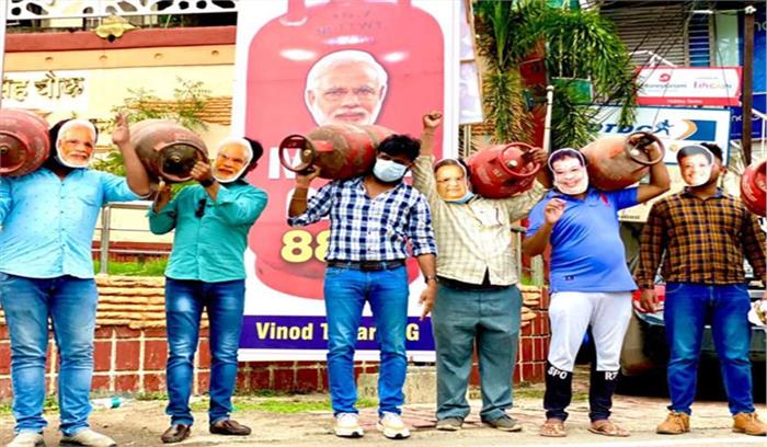  आम लोगों के जेब में डाका डाल रही मोदी सरकार : विनोद तिवारी