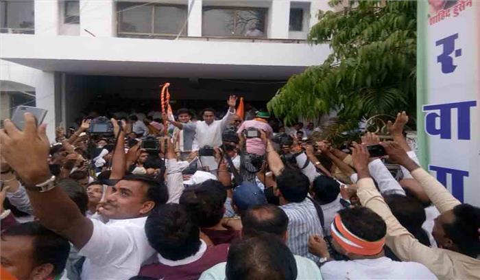 भोपाल में पेट्रोल-डीजल के बढ़ते दामों के विरोध में कांग्रेस की बैलगाड़ी यात्रा शुरू