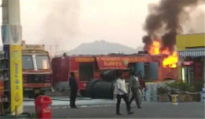 पेट्रोल पम्प पर रिफिलिंग के दौरान विस्फोट से एक की मौत, नौ झुलसे