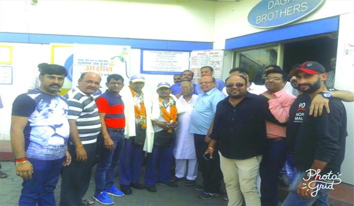 डागा पेट्रोल पंप के कर्मचारियों का युवा चेम्बर ने किया सम्मान