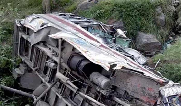 मध्यप्रदेश में श्रद्धालुओं से भरी एक बस पलटी, 26 लोग घायल