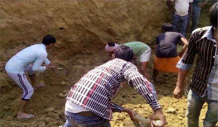 पीलीभीत में मिट्टी का टीला धसने से युवक की मौत