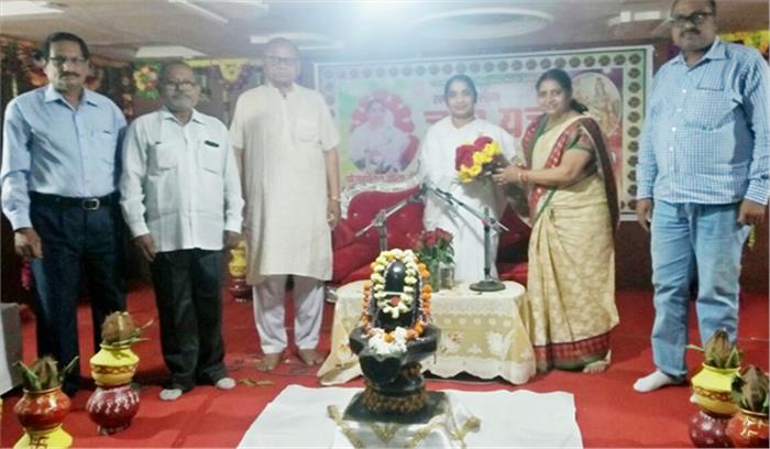 गीता ज्ञान यज्ञ शिविर में उमड़ रही है भीड़ 