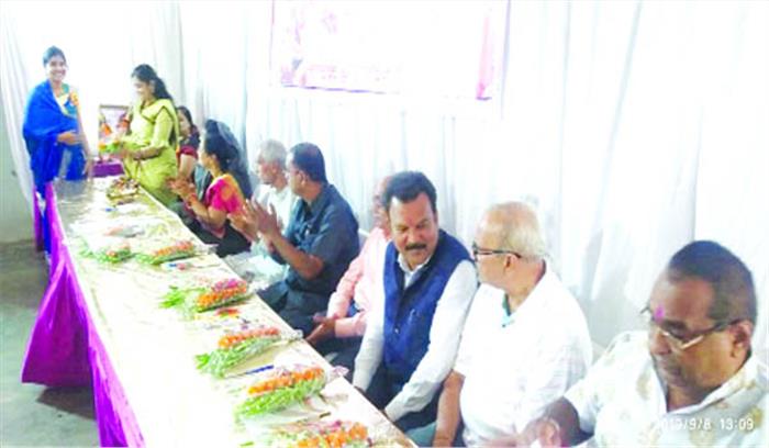 कवि सम्मेलन में श्रोताओं ने की खूब को वाहवाही 